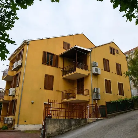 Ivan Apartment *